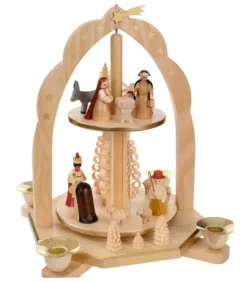 Pyramide Avec Scene De Crèche De Noël Complete