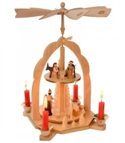 Pyramide Avec Scene De Crèche De Noël Complete