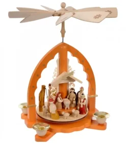 Pyramide De Noël Allemande Avec Une Arche Couleur Ocre